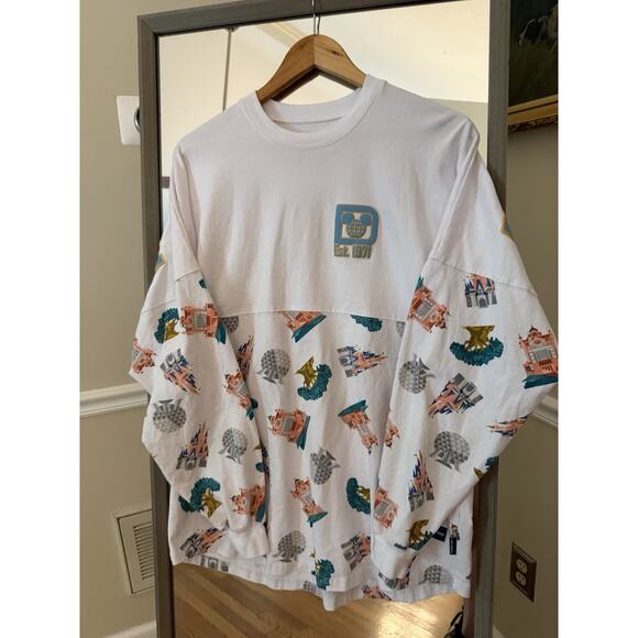 Medium Walt Disney World Castle 4 Parks AOP Spirit Jersey Adult AK HS Epcot MK - Picture 1 of 8